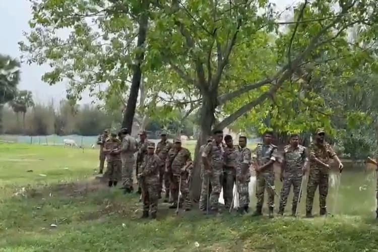 बड़ा नक्सली हमला: IED विस्फोट की चपेट में आए DRG के तीन जवान, इलाके में सर्च ऑपरेशन तेज