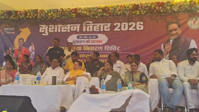 सुशासन तिहार में अजीबोगरीब फरियाद: 'साहब! सरकारी दुकान में गोवा ब्रांड की शराब दिलवा दो', मांग सुन मंत्री भी नहीं रोक पाए हंसी