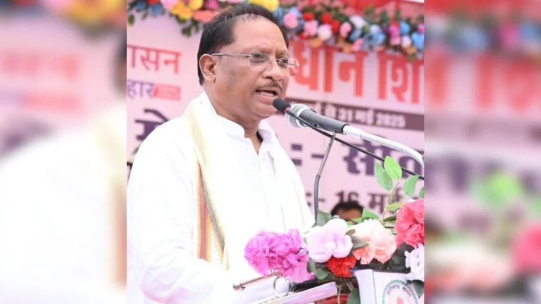 सीएम साय का बड़ा ऐलान: समाधान शिविर में दी मिनी स्टेडियम और हायर सेकेंडरी स्कूल की सौगात