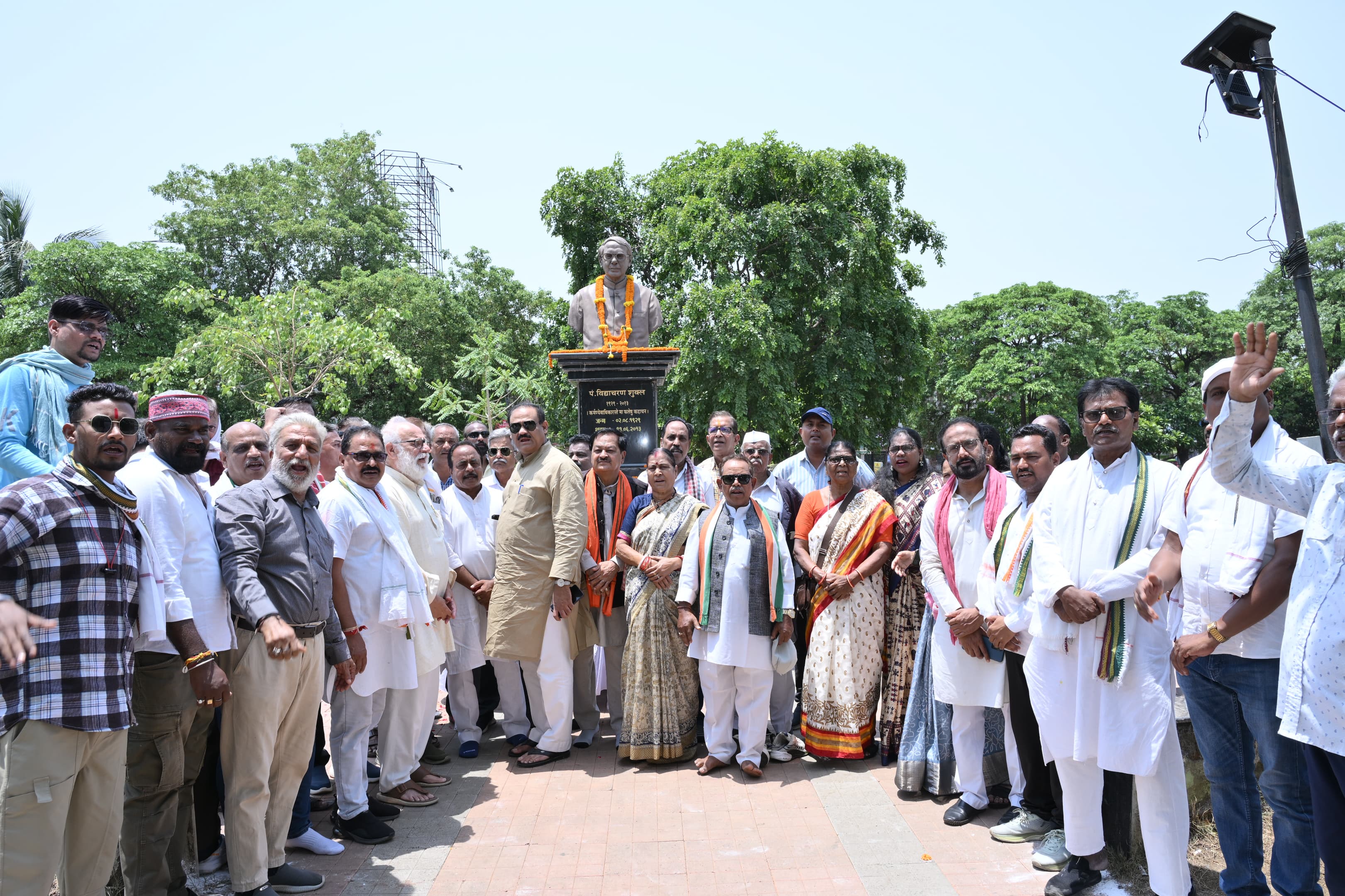 शहीद विद्याचरण शुक्ल की 13वीं पुण्यतिथि: रायपुर नगर निगम में दी गई भावभीनी श्रद्धांजलि, मूर्ति स्थल पर जुटे कई दिग्गज