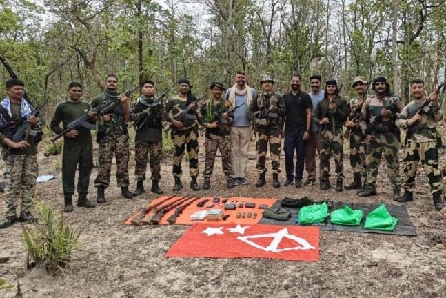 आमाटोला के घने जंगलों में नक्सलियों की बड़ी साजिश नाकाम; पुलिस, बीएसएफ और बीडीएस की संयुक्त टीम को मिली बड़ी कामयाबी