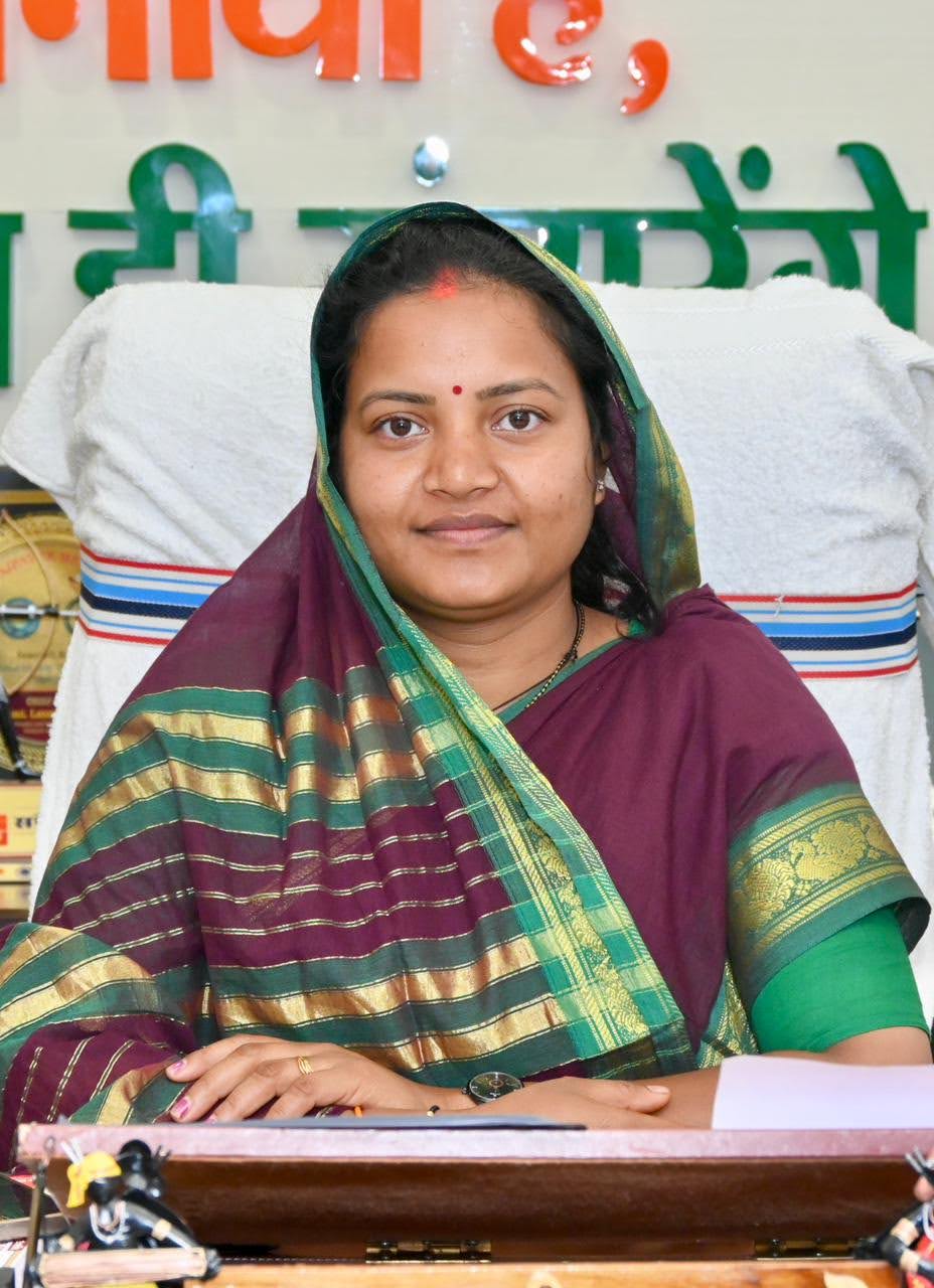 महिला एवं बाल विकास मंत्री लक्ष्मी राजवाड़े का ऐतिहासिक फैसला— साड़ी खरीदी की केंद्रीकृत व्यवस्था समाप्त, प्रति यूनिफॉर्म मिलेंगे 500 रुपये