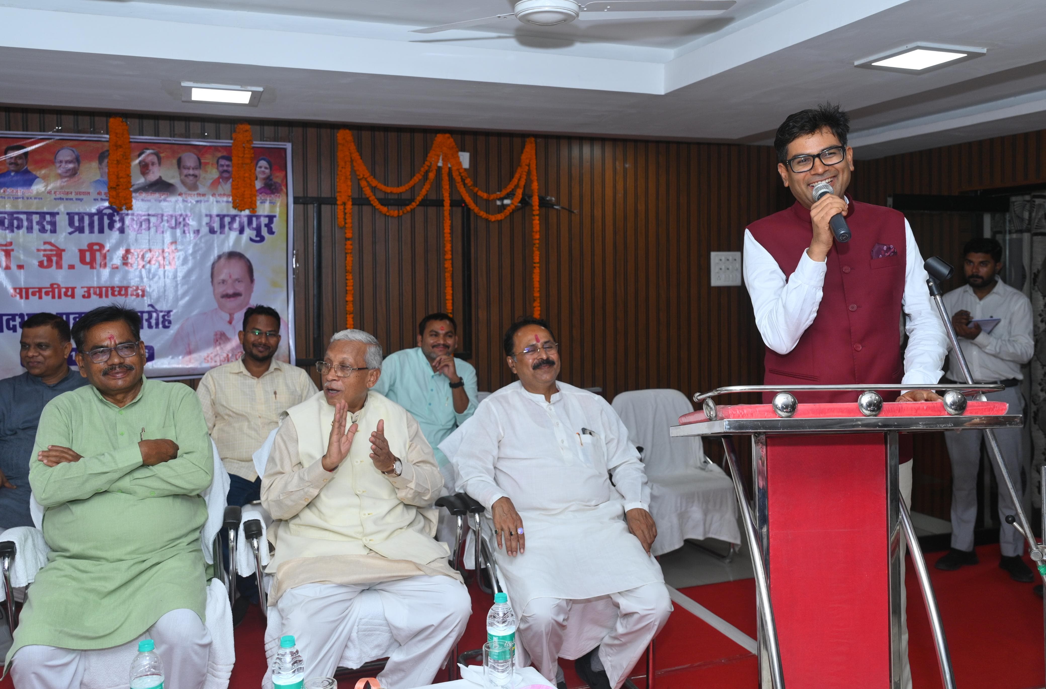 विकास प्राधिकरण को मिला नया उपाध्यक्ष, डॉ. जय प्रकाश शर्मा ने संभाला पदभार
