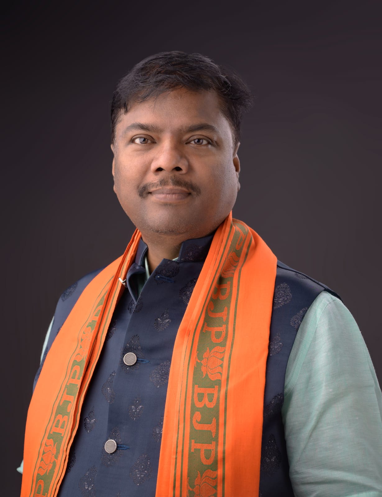 हिड़मा को 'रोल मॉडल' बताकर कांग्रेस ने अपने ही शहीद नेताओं के बलिदा...