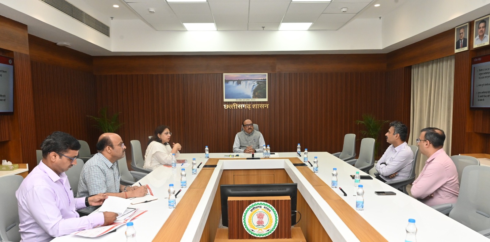 Chhattisgarh Sugghar Abhiyan News: सुघ्घर छत्तीसगढ़ अभियान की समीक्षा, पात्र परिवारों तक योजनाओं का लाभ पहुंचाने पर जोर