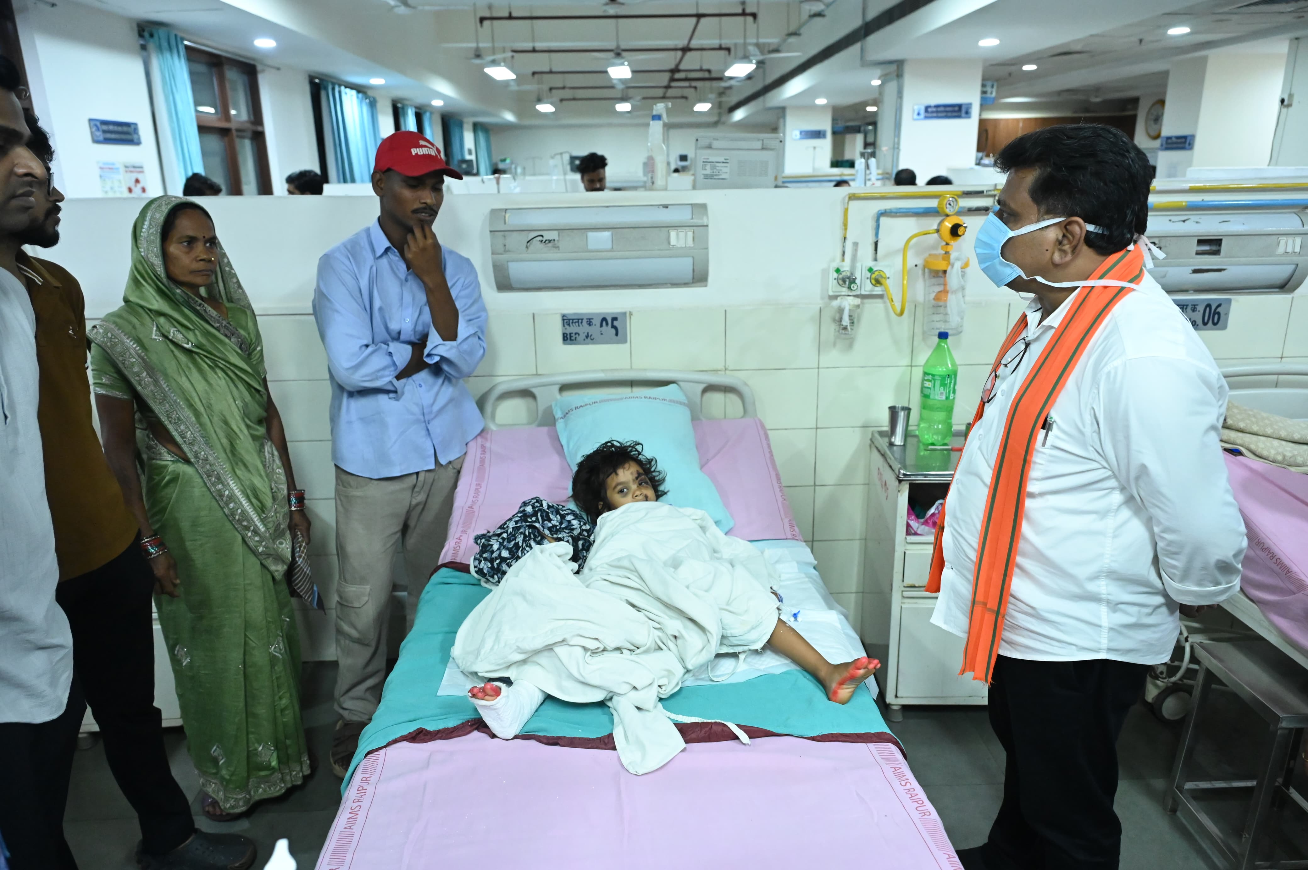Raipur AIIMS Accident News: महाराष्ट्र सड़क हादसे के घायलों से मिले विजय शर्मा, विशेषज्ञों से उपचार की ली जानकारी
