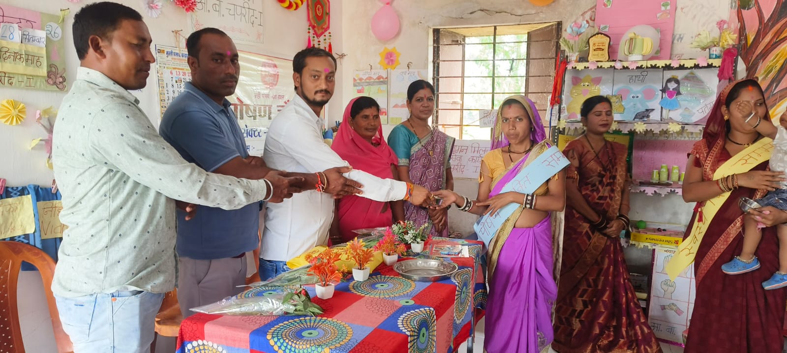 Chaprid Angan Milan: आंगनबाड़ी केंद्र में हुआ आंगन मिलन सेवा कार्यक...