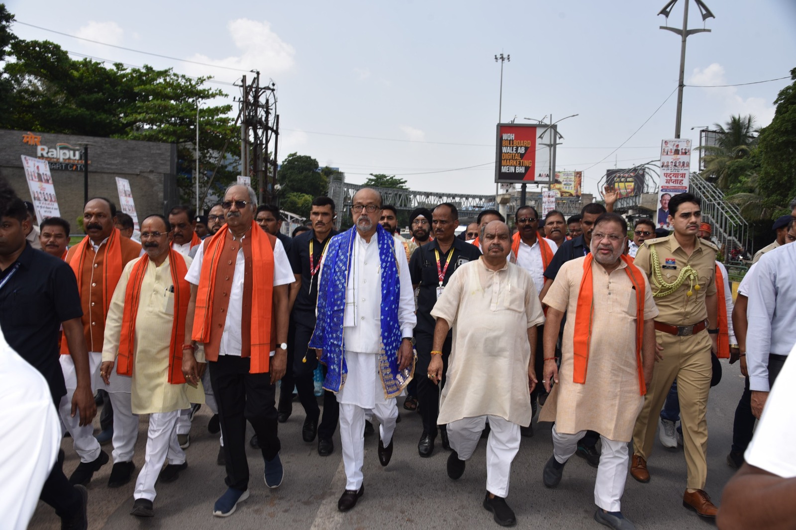 Raipur Nasha Mukt Bharat: नशा मुक्त भारत के संकल्प के साथ राज्यपाल रमेन डेका ने की पदयात्रा, गांधी-शास्त्री को दी श्रद्धांजलि