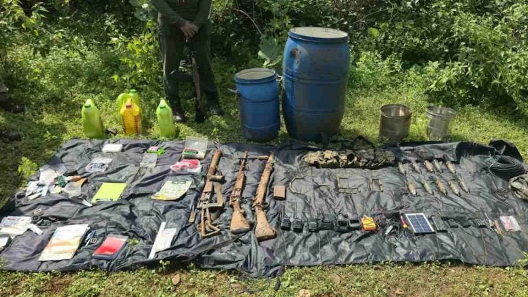 Gadchiroli Maoist Dump: कोपर्शी जंगल में जमीन के नीचे छिपा हथियार-विस्फोटक डंप बरामद, 6 हथियार समेत सामग्री जब्त
