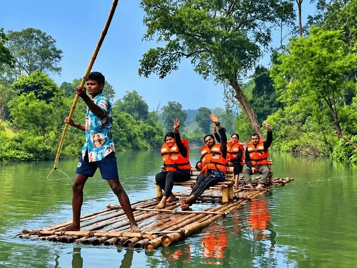 Chhattisgarh Tourism News: होमस्टे और ग्रामीण पर्यटन से बदलेंगी गांवों की तस्वीर, ‘चेन्दरू पुरस्कार’ से स्थानीय प्रतिभाओं को मिलेगा सम्मान