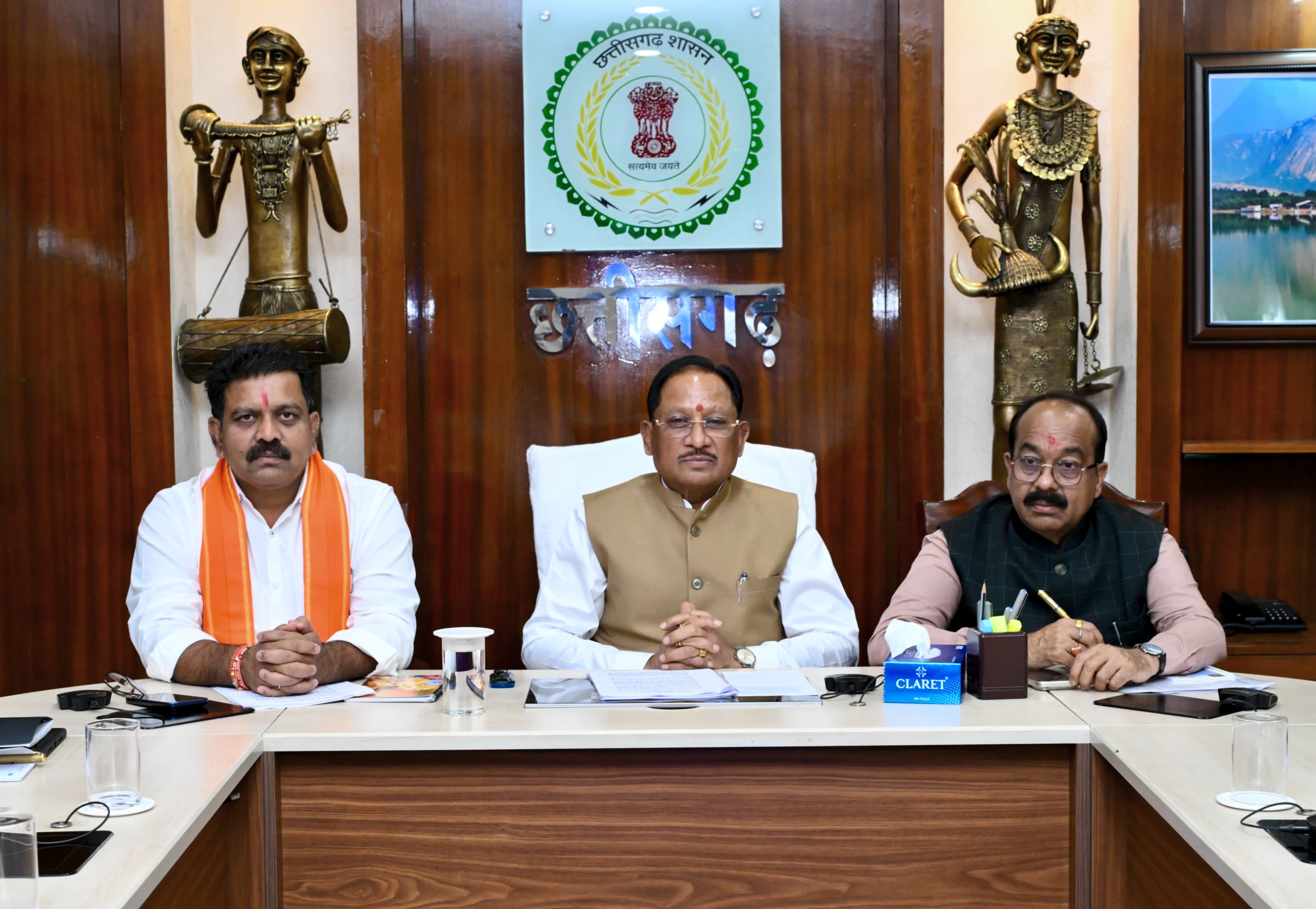 Chhattisgarh Cabinet News: पीएम मोदी के 25 साल के नेतृत्व पर मंत्रिपरिषद का अभिनंदन प्रस्ताव, पूर्व अग्निवीरों के लिए आरक्षक के 36 पदों पर भर्ती को मंजूरी