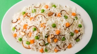 धान के कटोरे छत्तीसगढ़ में महंगा हुआ चावल, 15 से 20 रुपए प्रति किलो तक बढ़े दाम; रसोई से रेस्टोरेंट तक बिगड़ा बजट